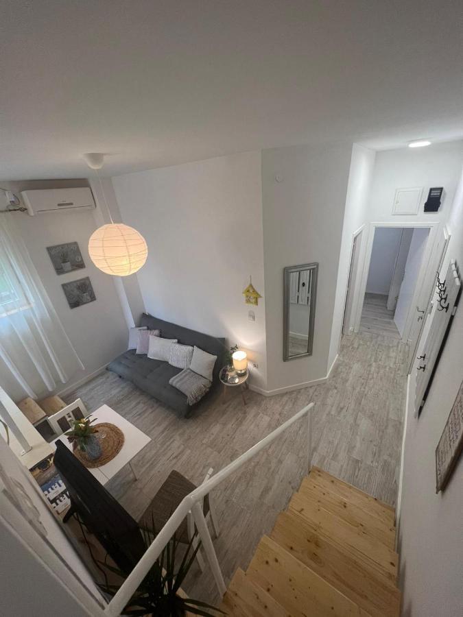 Apartment Luna Zara Esterno foto