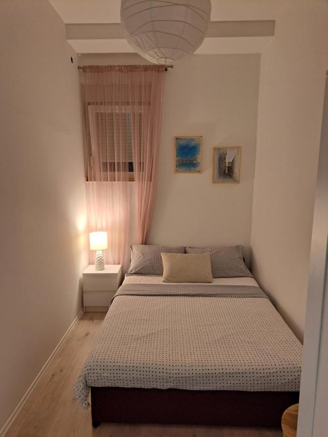Apartment Luna Zara Esterno foto